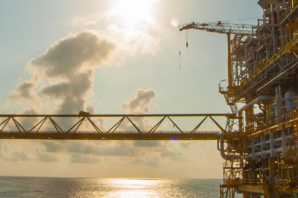 Managing oil and gas platform