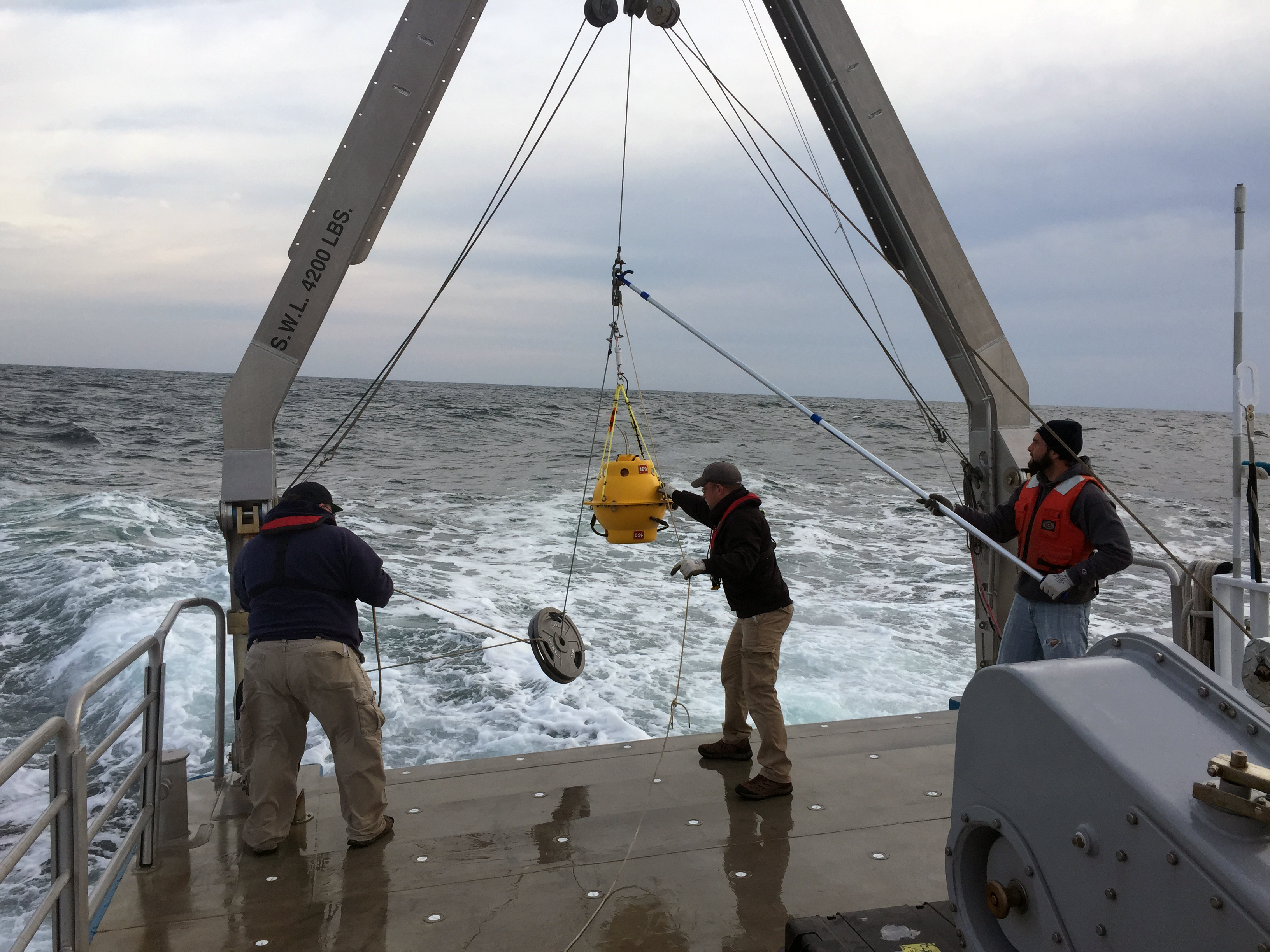 BOEM Scientists work Offshore